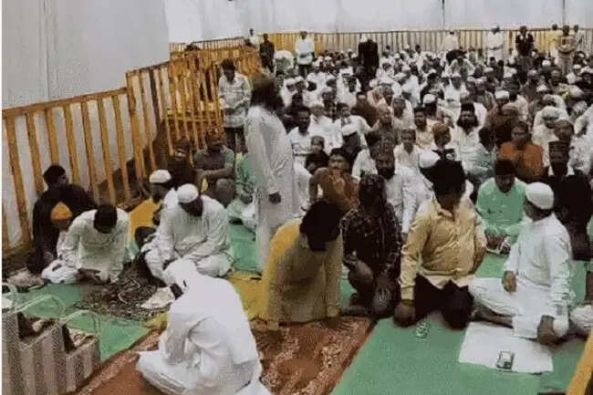 मध्य प्रदेश के धार में भोजशाला परिसर के पीछे निर्धारित स्थान पर ही हुई जुमे की नमाज