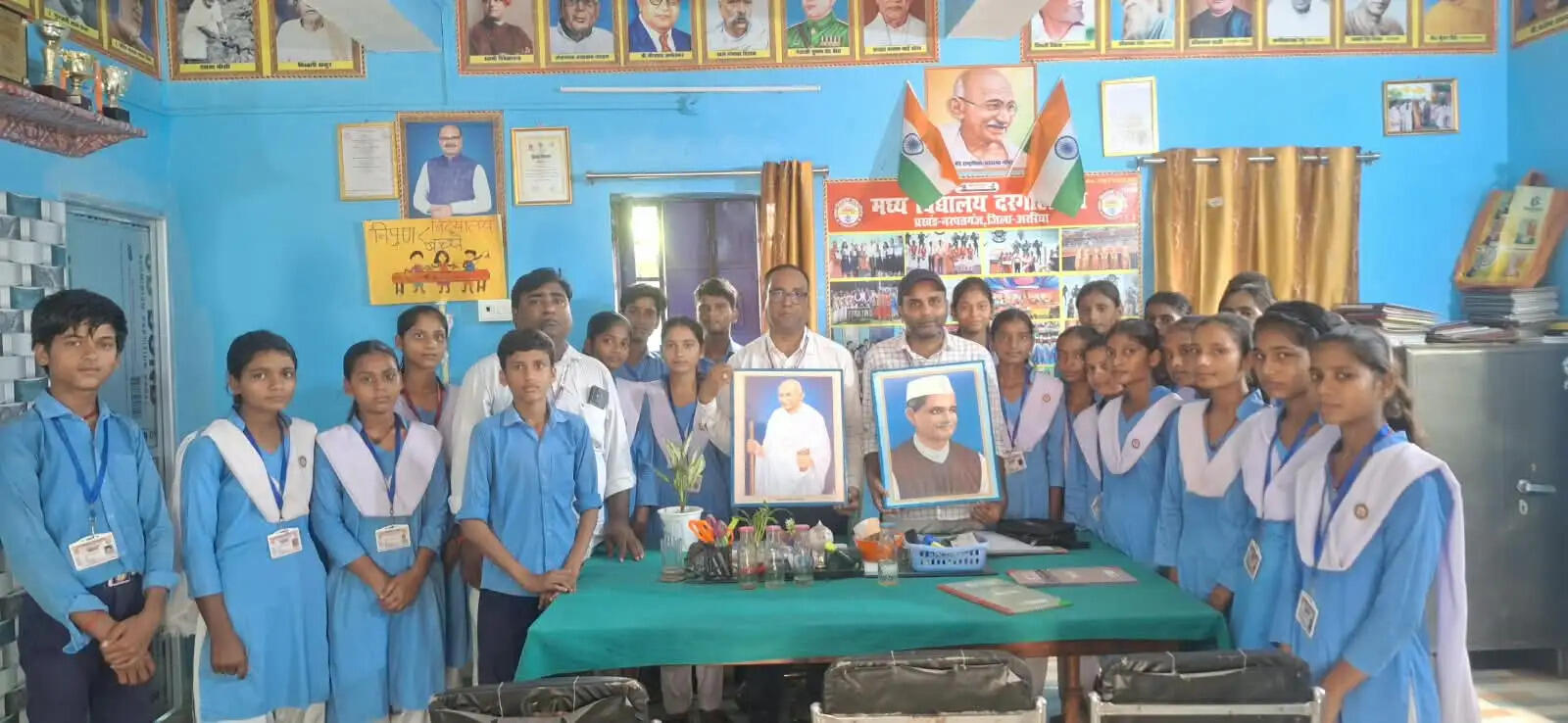 सभी विद्यालयों एवं शिक्षण संस्थानों में मनाई गई गांधीजी और शास्त्रीजी की जयंती