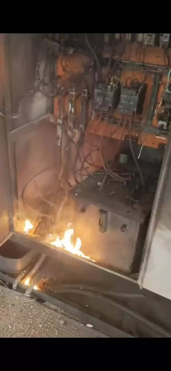 वाटर ट्रीटमेंट प्लांट में शार्ट सर्किट से तीन पैनल ब्लाॅस्ट, 40 वार्डों की जलापूर्ति ठप