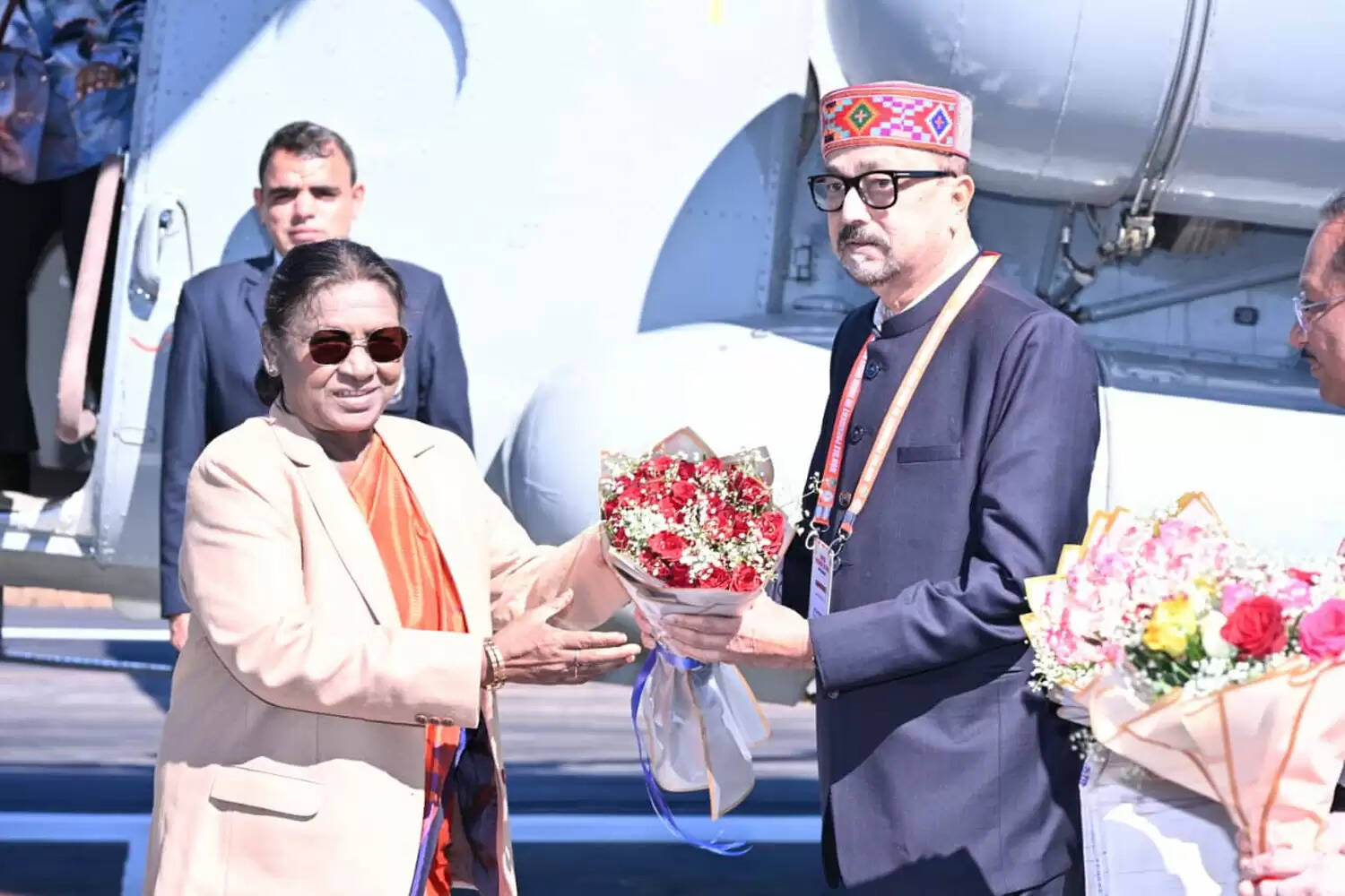 छत्तीसगढ़&nbsp;पहुंचीं&nbsp;राष्ट्रपति मुर्मु,&nbsp;राज्यपाल&nbsp;डेका&nbsp;ने&nbsp;किया&nbsp;स्वागत