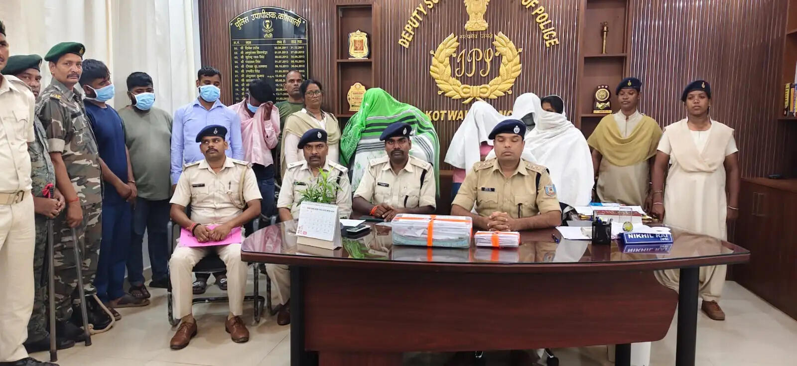 रांची के होटल-गेस्ट हाउस में देह व्यापार के आरोप में कार्रवाई, 13 लोग गिरफ्तार, सरगना की तलाश