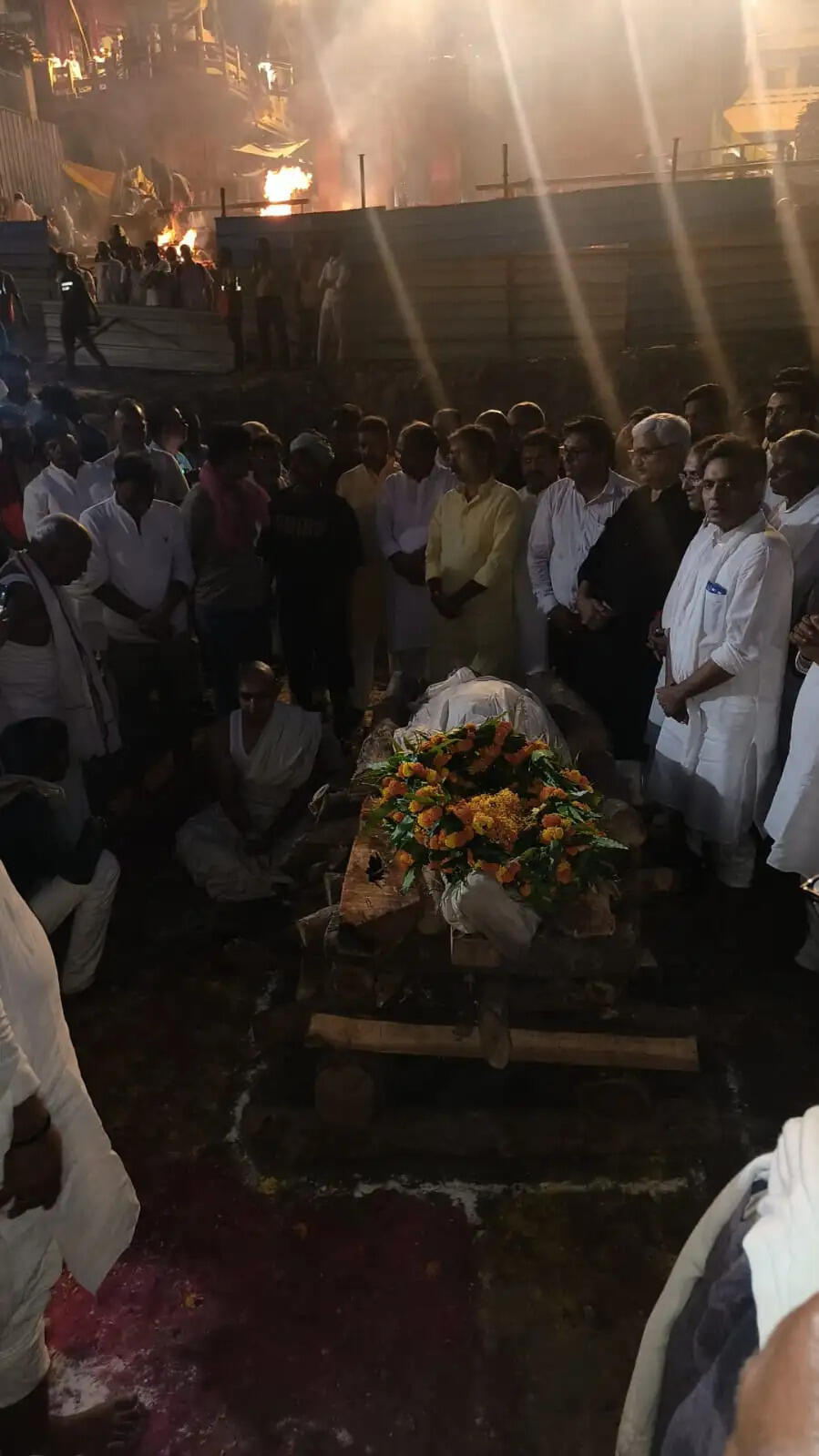 राजकीय सम्मान के साथ मणिकर्णिका घाट पर पंचतत्व में विलीन हुए पद्मश्री जसपाल राणा