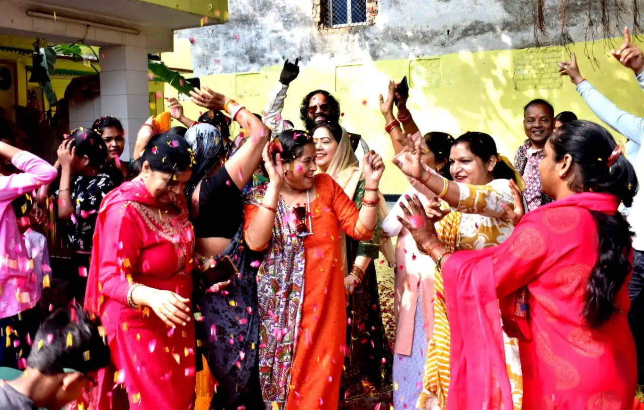 होलाष्टक आध्यात्मिक ऊर्जा संचय करने का महत्वपूर्ण सप्ताह : पवन श्रीवास्तव