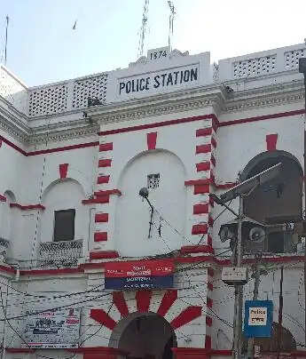 घर के अन्दर फंदे से लटका मिला युवक का शव