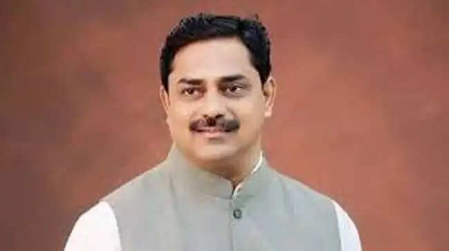 पुणे जिले के कद्दावर नेता संग्राम थोपटे ने छाेड़ी कांग्रेस, भाजपा में शामिल हाेने की अटकलें