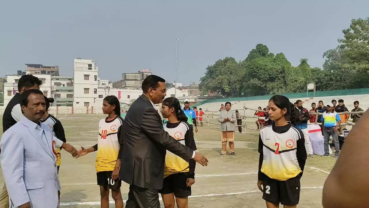 मिंज स्टेडियम में &nbsp;राज्य स्तरीय अंतर-प्रमंडल खो-खो बालिका प्रतियोगिता का भव्य आगाज