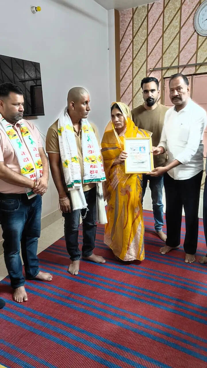 नेत्रदानी परिवार को किया गया सम्मानित