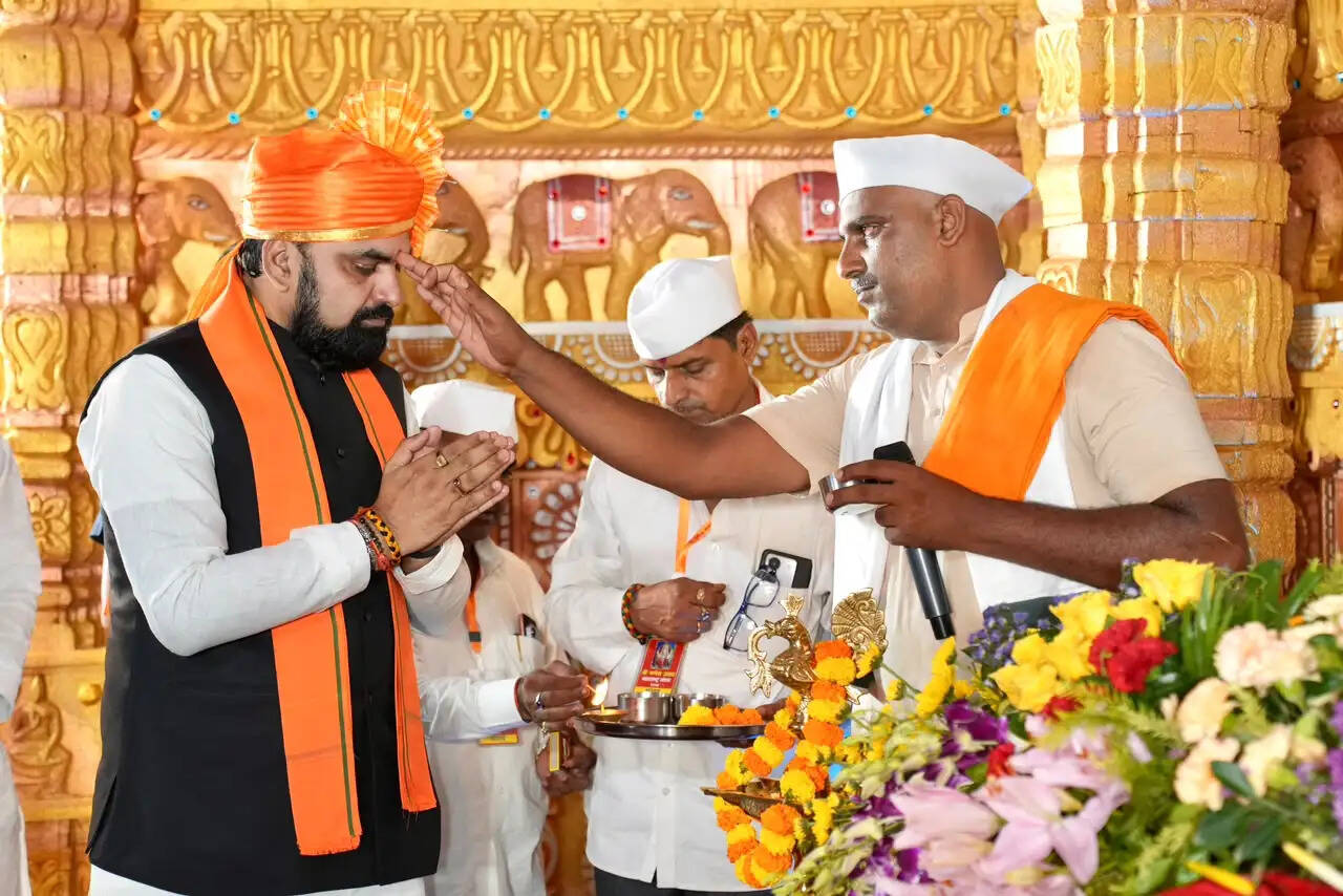 महाराष्ट्र मण्डल द्वारा आयोजित श्रीगणेश उत्सव पूजा में शामिल हुये मुख्यमंत्री