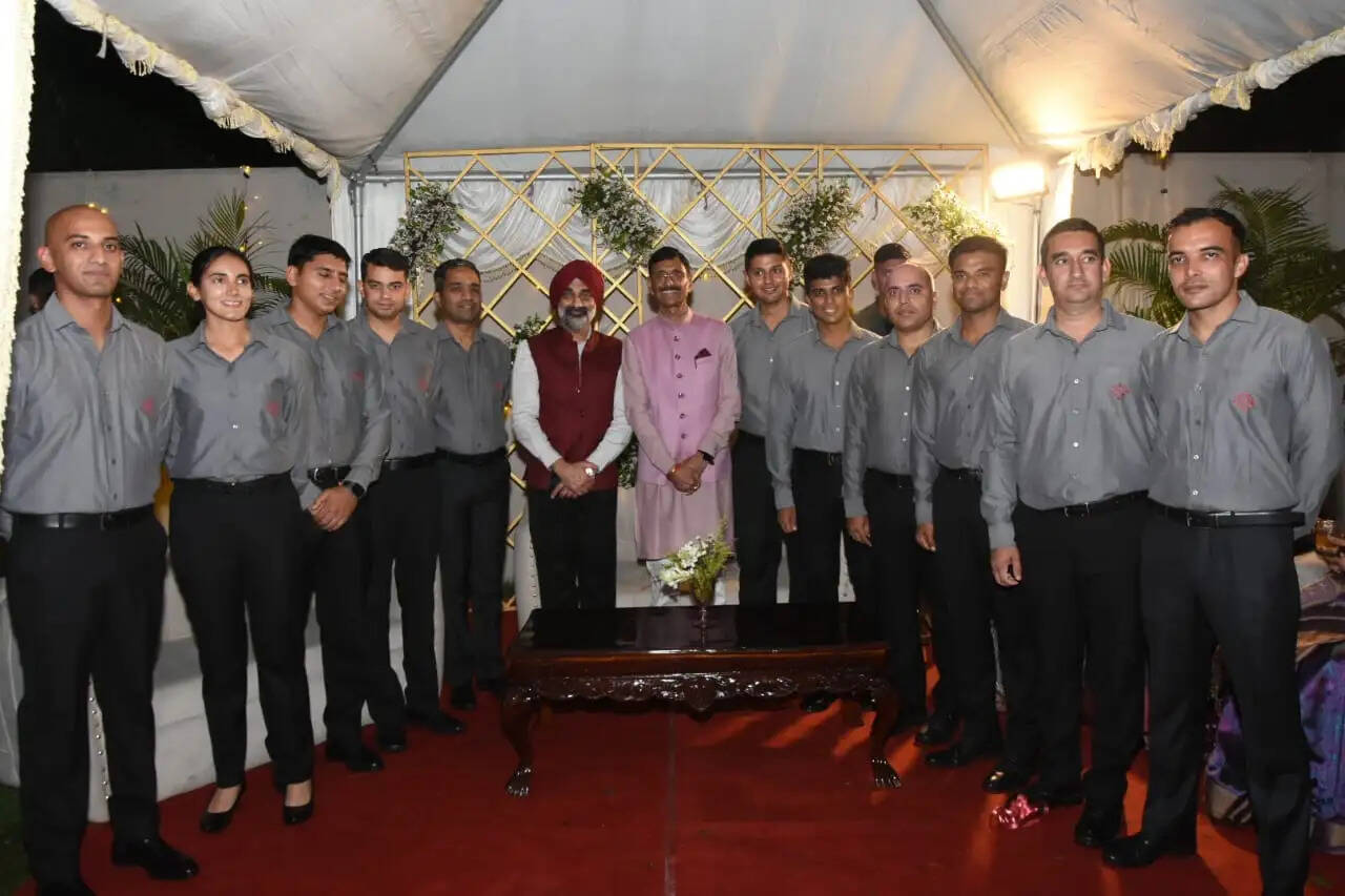 एयर शो में शामिल होने रांची पहुंचे एपी सिंह