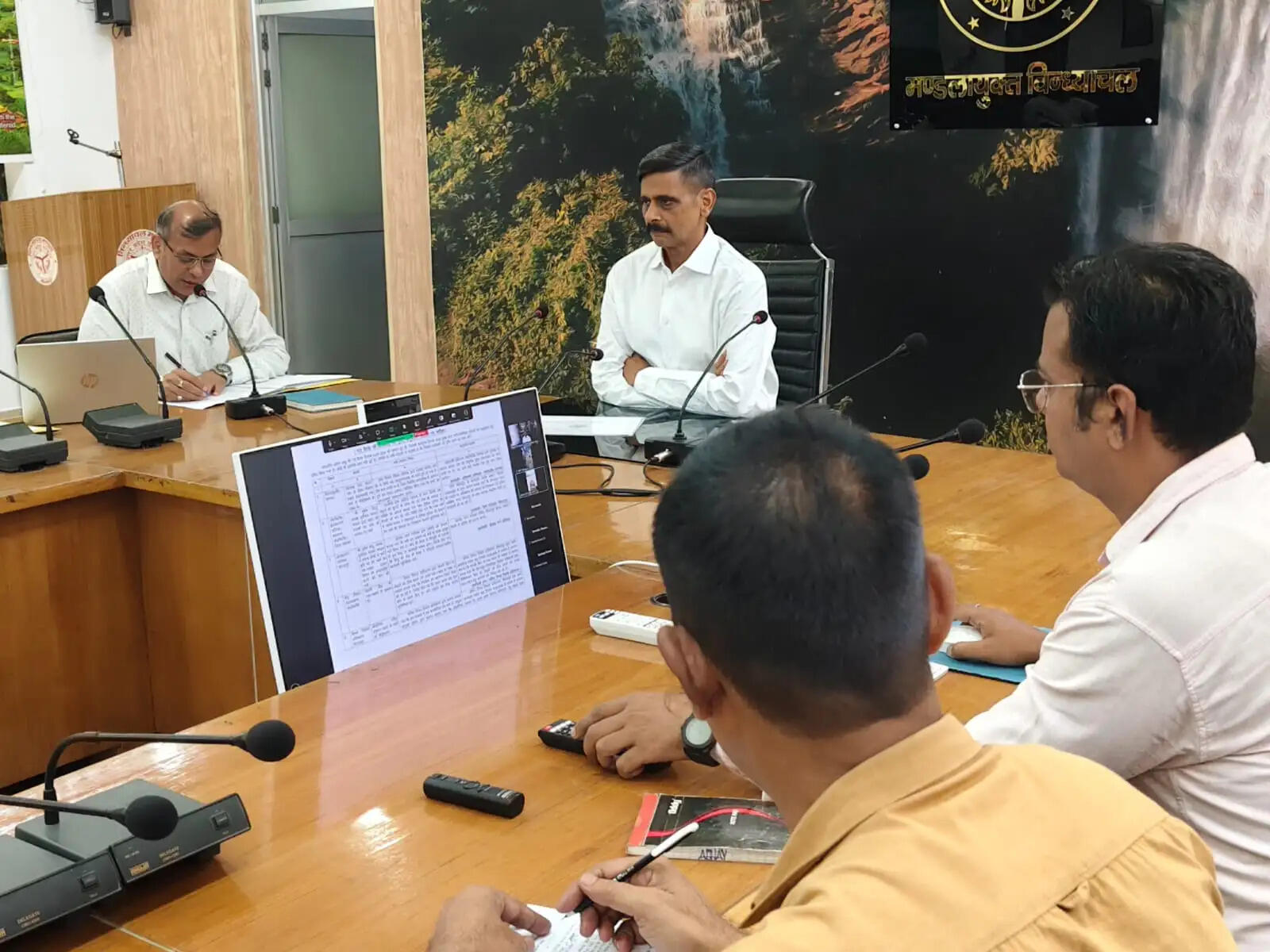 स्वरोजगार की राह में बैंक न बनें बाधा, आवेदनों काे त्वरित निस्तारण का निर्देश