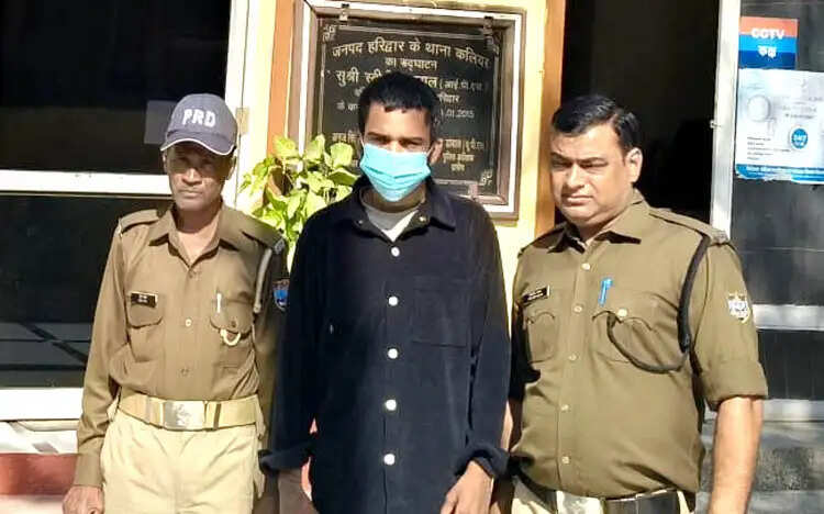 हत्या प्रयास के मामले में फरार आरोपित गिरफ्तार