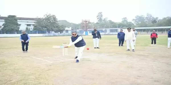 बरेका स्टेडियम में रोमांचक क्रिकेट मुकाबला, संरक्षक एकादश छह विकेट से जीता