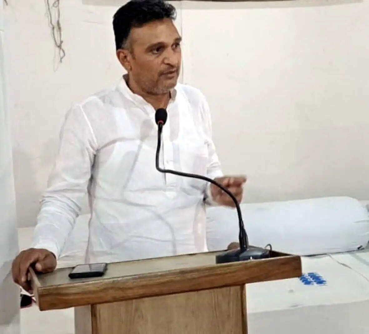 हिसार : भाजपा सांसद रेखा शर्मा ने की अमर्यादित टिप्पणी, माफी मांगे : मनोज राठी