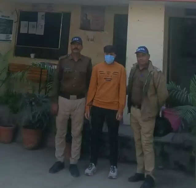 रेलवे बोर्ड की परीक्षा में एप के सहारे नकल में एक गिरफ्तार