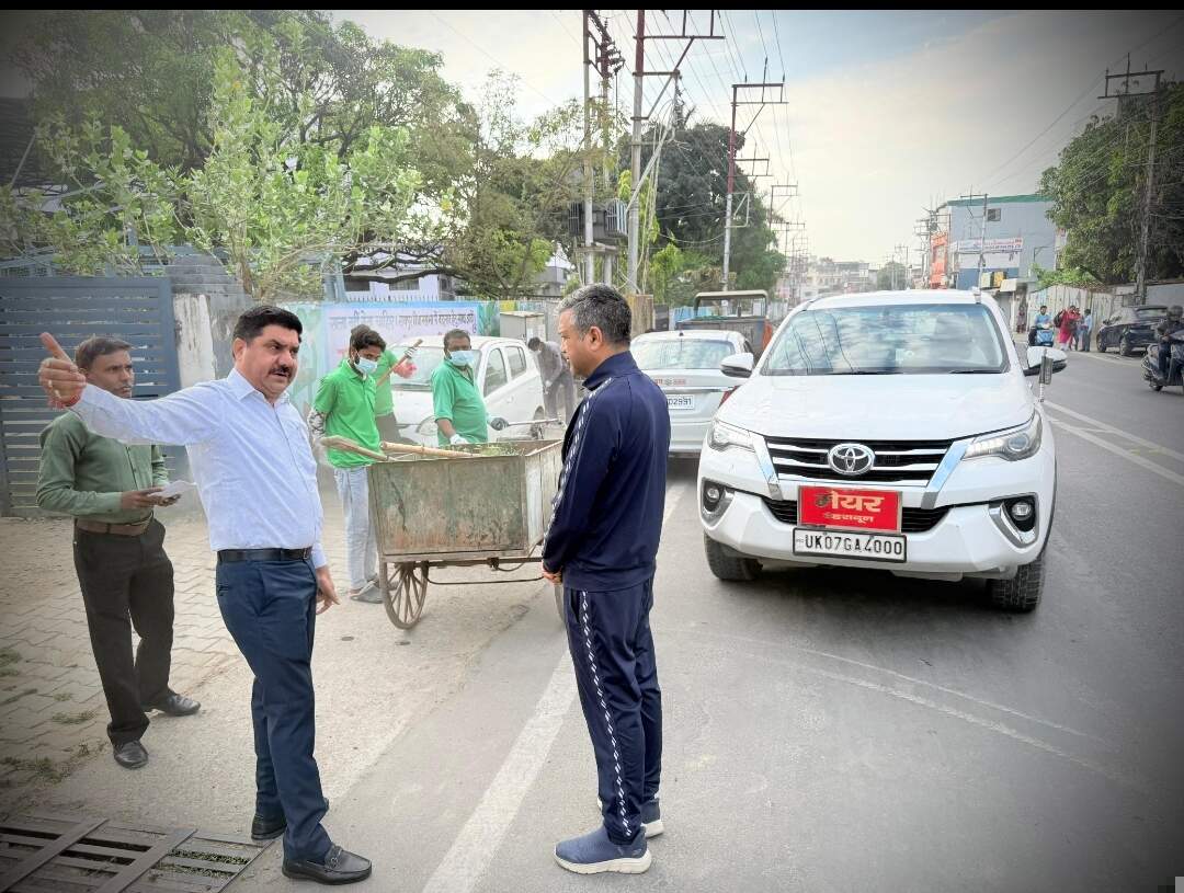 महापौर का औचक निरीक्षण, सफाई व्यवस्था में लापरवाही पर सख्त निर्देश