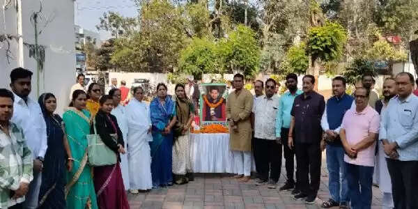 धमतरी : पत्रकार भोजराज साहू को जनप्रतिनिधियों व पत्रकारों ने दी श्रद्धांजलि