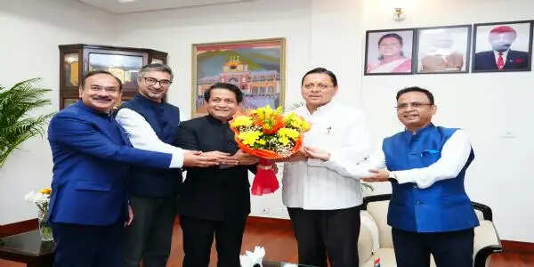 धामी ने दिए विदेशों में रोजगार अवसर तलाशने के निर्देश, उत्तराखंड के युवाओं को कौशल व भाषा प्रशिक्षण पर जोर