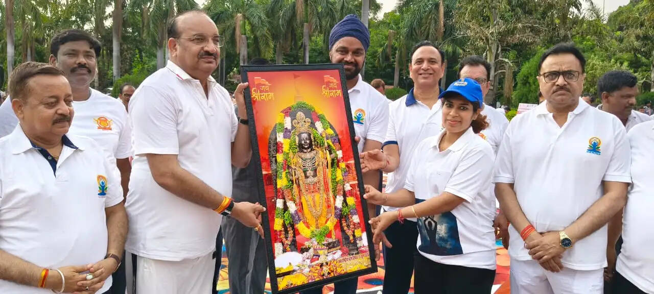 नकली गांधी अब भारत में कामयाब नहीं होंगे : दिनेश प्रताप सिंह