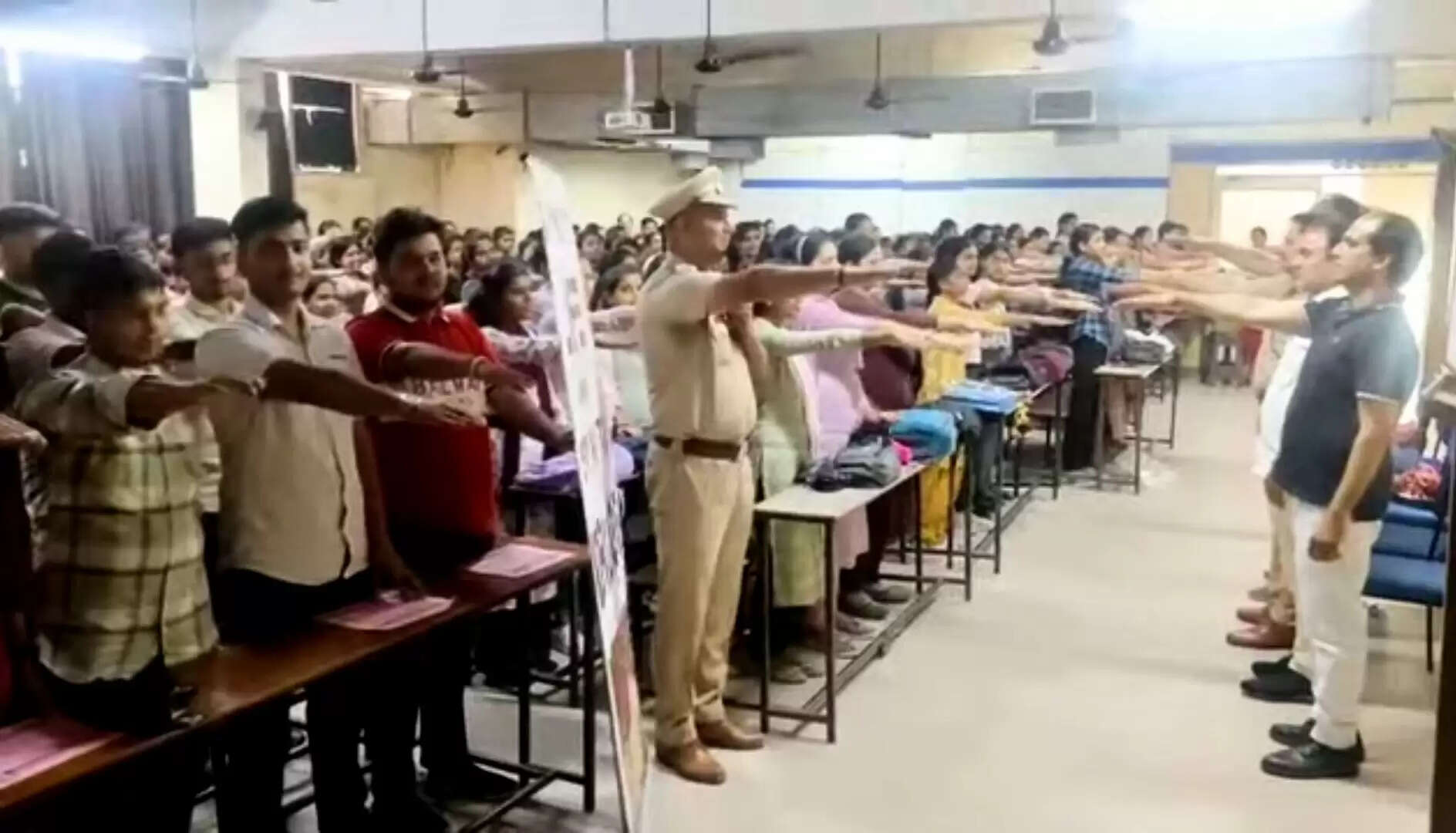 पानीपत पुलिस ने छात्रों को दिलाई नशा न करने की शपथ