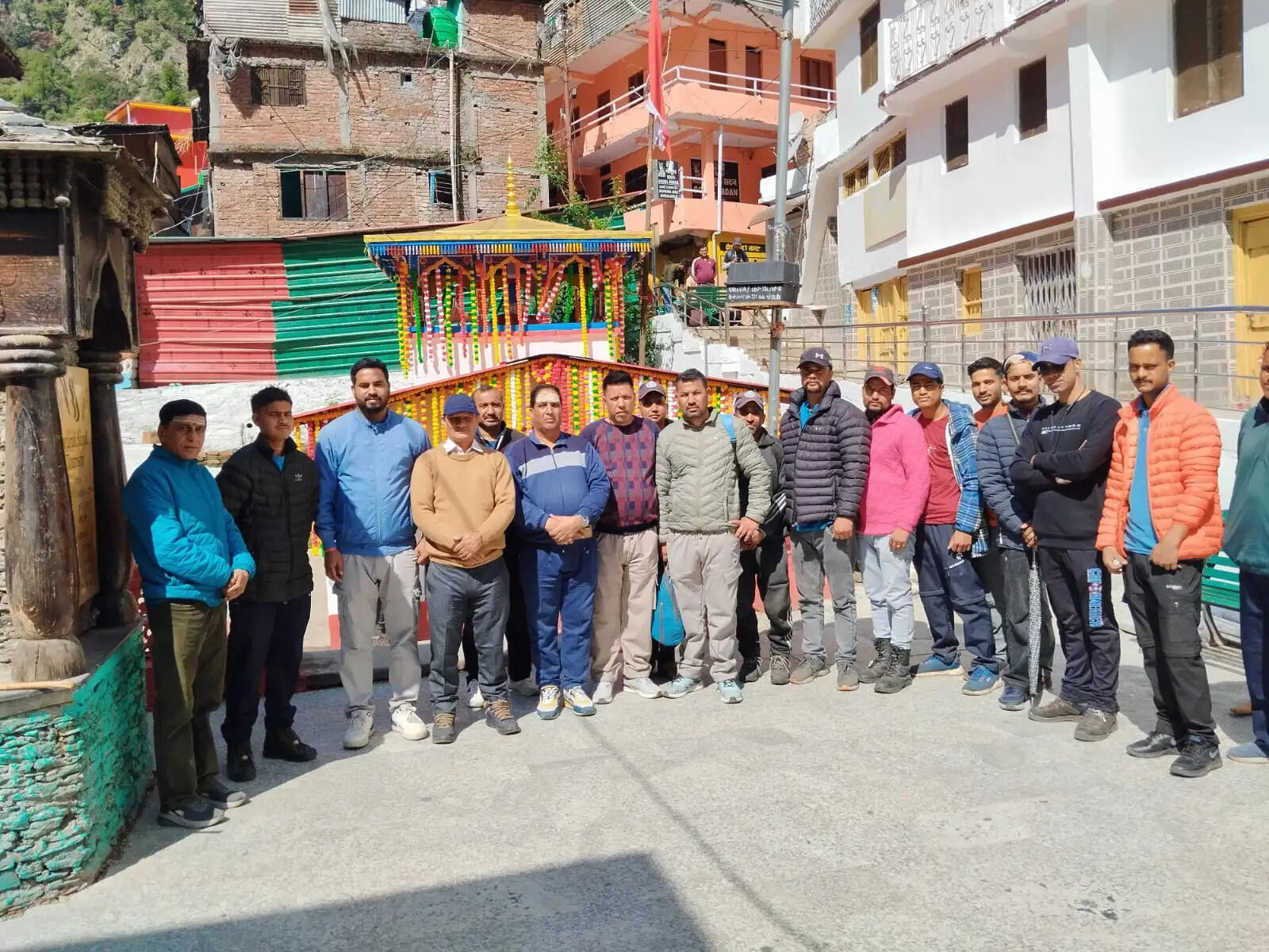 बीकेटीसी का 18 सदस्यीय अग्रिम दल केदारनाथ धाम के लिए रवाना