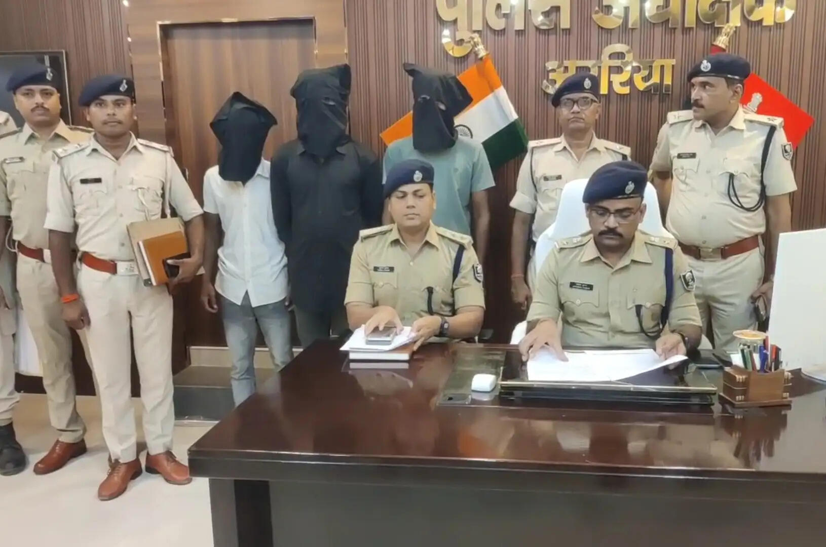 छह चक्का कंटेनर से 5916 लीटर अंग्रेजी शराब बरामद,चालक गिरफ्तार