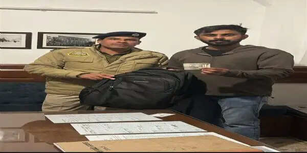 शिमला : नकदी से भरा पर्यटक का बैग खोया, पुलिस ने चंद घंटों में खोजकर लौटाया