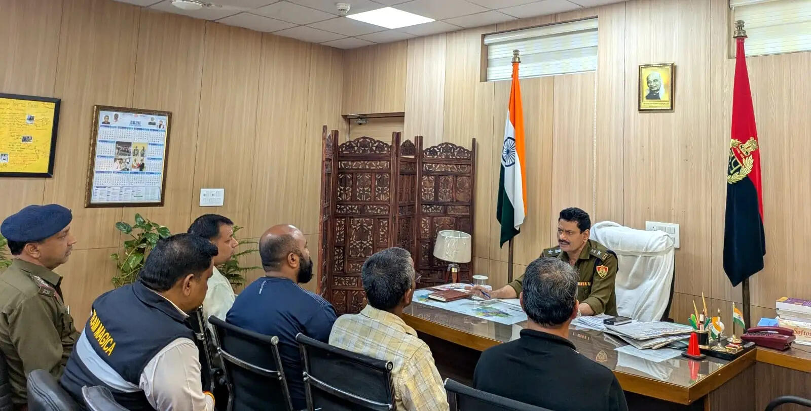 फरीदाबाद : स्कूलों के आसपास अवैध पार्किंग न होने दें प्रबंधक : जयवीर सिंह