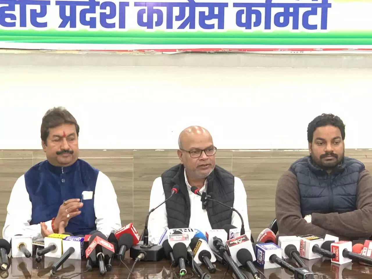 माइक्रो फाइनेंस बैंकों के मनमानी के ख़िलाफ़ कांग्रेस करेगी आंदोलन: राजेश राम