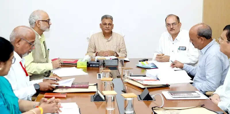 विद्यार्थियों को बेहतर कौशल एवं रोजगार के अवसर उपलब्ध कराना प्राथमिकता : मंत्री परमार
