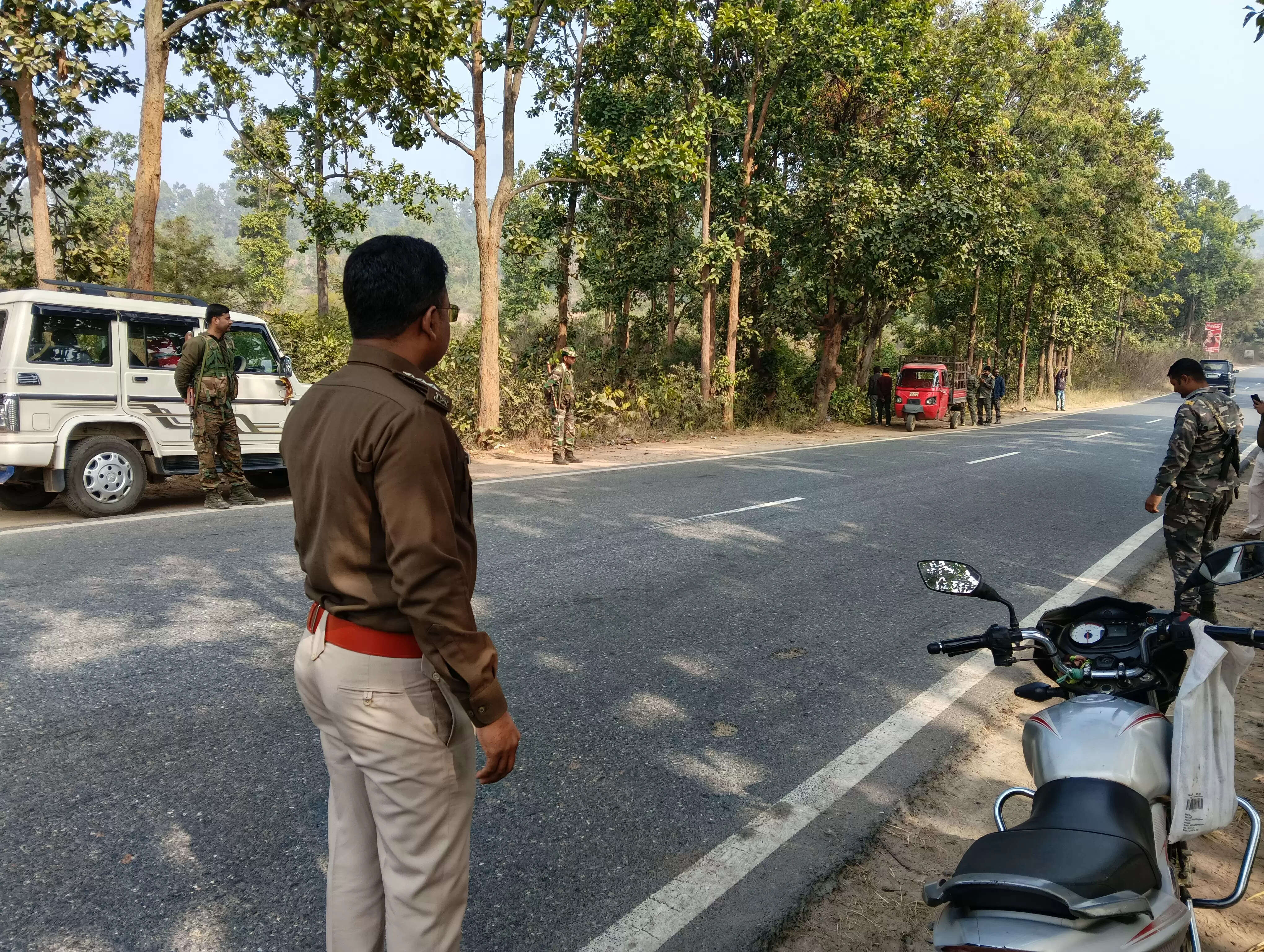 लातेहार के झरिया–कोमो जंगल में युवक का शव बरामद, हत्या की आशंका