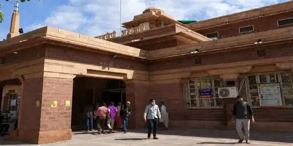 गंभीर रक्तस्त्राव से जूझ रही प्रसूता की एमजीएच में मौत, 30 यूनिट ब्लड भी नहीं बचा सका जान
