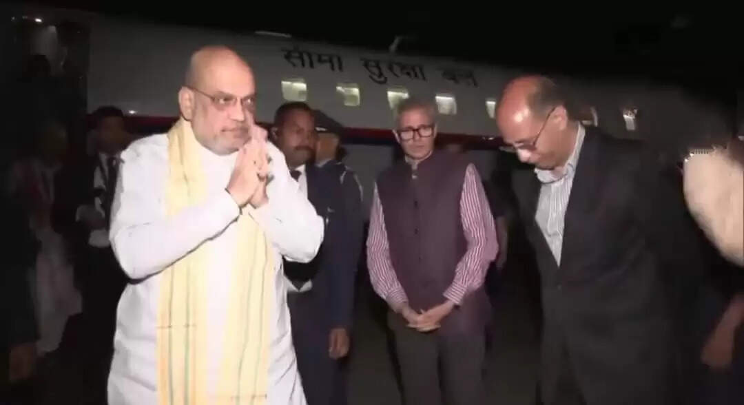 केंद्रीय गृह मंत्री अमित शाह श्रीनगर पहुंचे