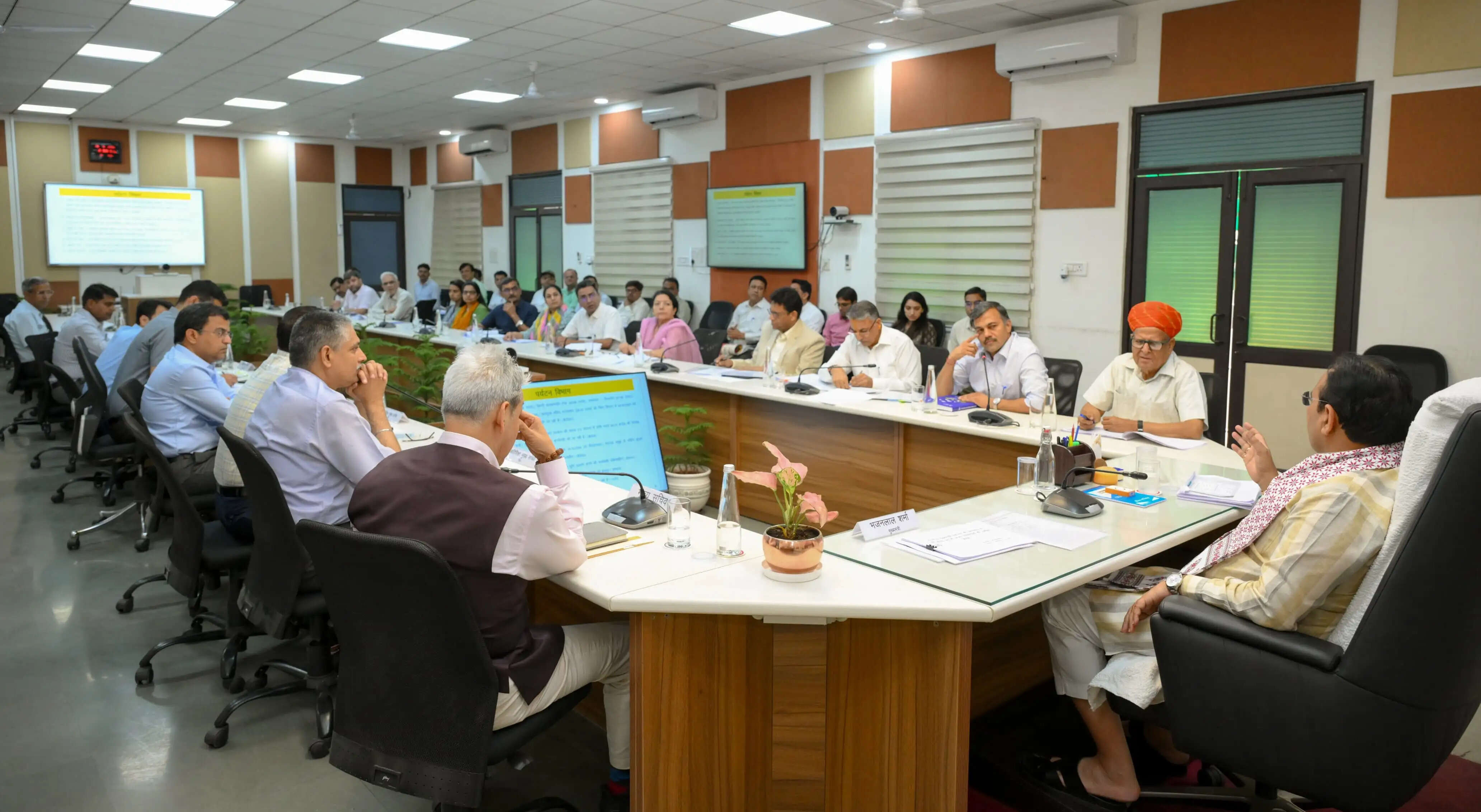 पर्यटन क्षेत्र में युवाओं के कौशल व रोजगार के लिए करें कार्य : मुख्यमंत्री