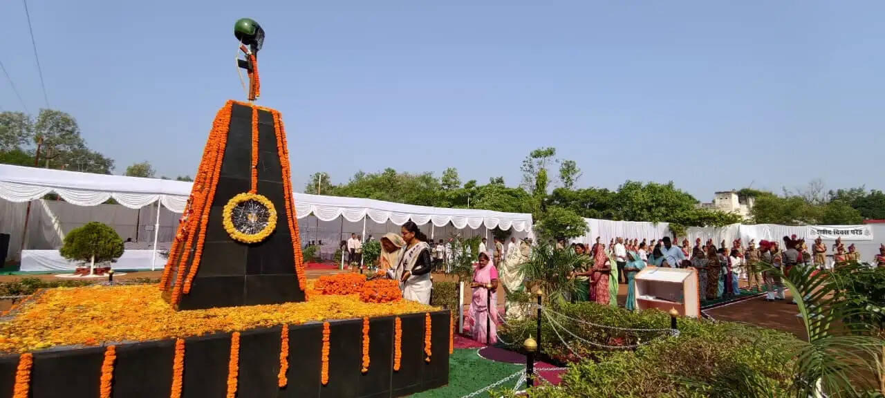 पुलिस स्मृति दिवस पर अमर शहीदों को श्रद्धांजलि, बलिदान को किया नमन