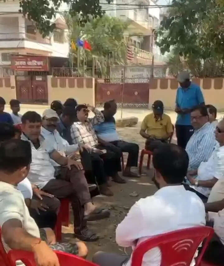क्लब की बैठक में मूलभूत सुविधाएं बहाल करने पर जोर
