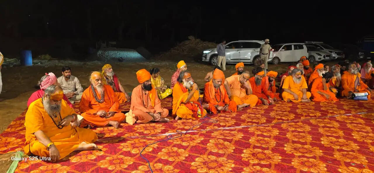 नासिक हरिद्वार उज्जैन कुंभ को लेकर जूना अखाड़े की बैठक, नासिक कुंभ में बनेंगे चारों धामों के मंदिर