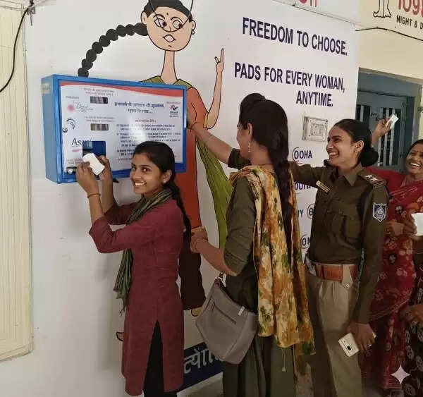 भोपाल : सभी महिला पुलिस थानों में लगाई गई सेनेटरी नैपकिन वेंडिंग मशीनें