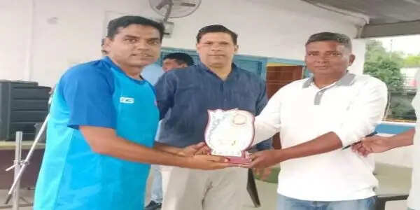 झांसी और प्रयागराज मंडल फाइनल में