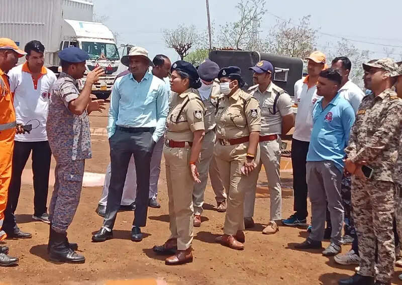 सीहोरः सोनकच्छ टोल के पास अमोनिया गैस से भरे टैंकर में हुआ रिसाव, टला बड़ा हादसा