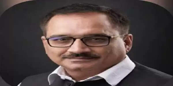 हनुमान जन्मोत्सव पर विभिन्न मंदिरों में आयोजित कार्यक्रमों में शामिल हुए वीरेंद्र सचदेवा