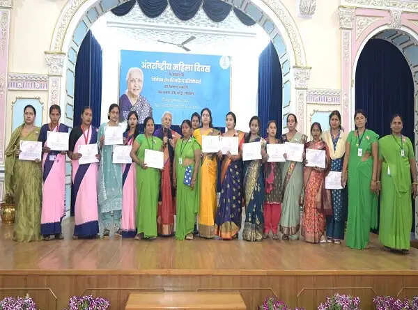 राज्यपाल ने महिलाओं को सशक्तीकरण और नवाचार के लिए किया प्रेरित