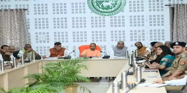 जनसभा स्थल पर बड़ी स्क्रीन लगाकर पीएम की हर एक बात आम आदमी तक पहुंचाई जाए : सीएम