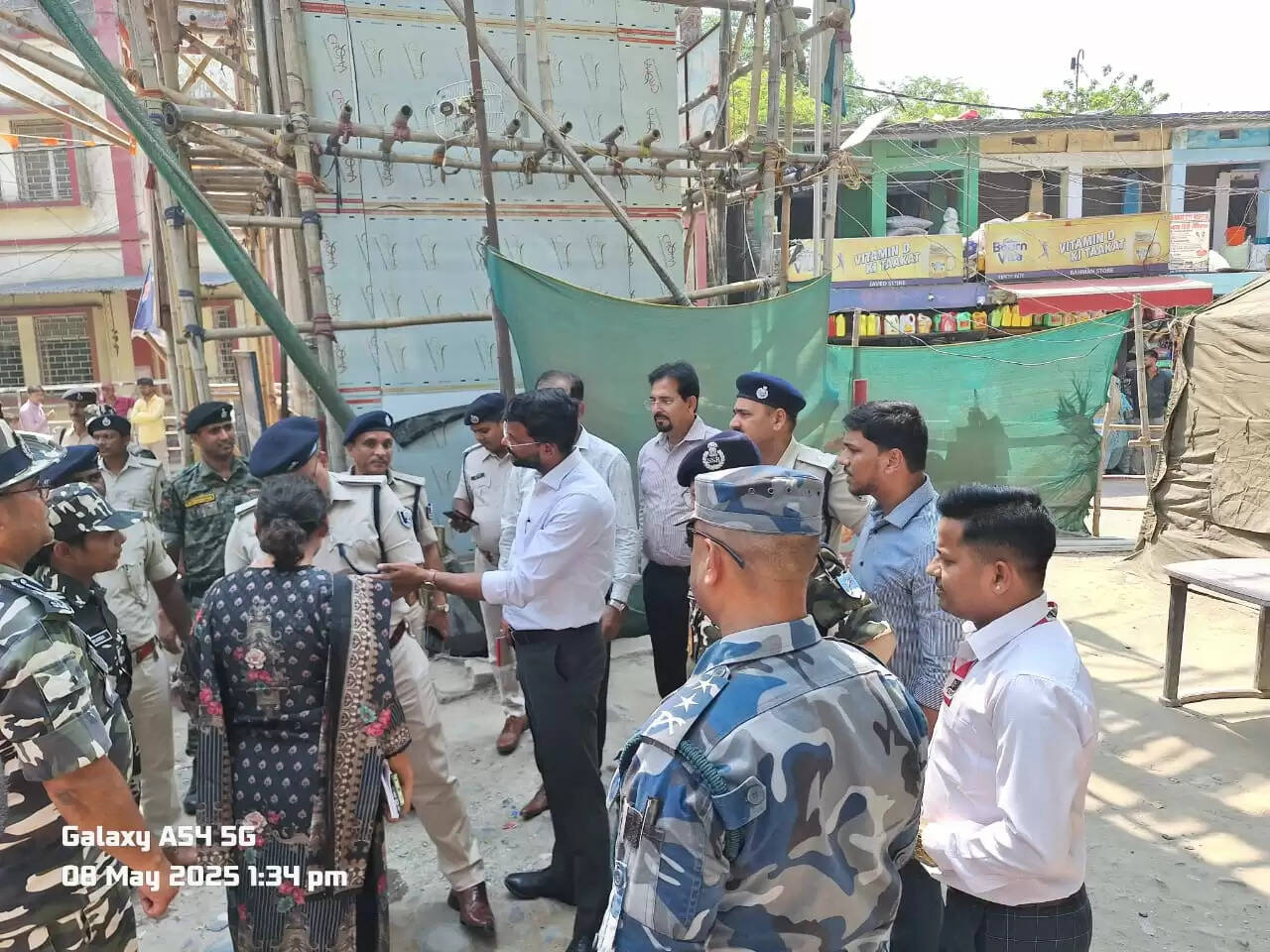 डीएम एवं एसपी ने भारत नेपाल सीमा का किया निरीक्षण, प्रशासन के कई अधिकारी रहे मौजूद