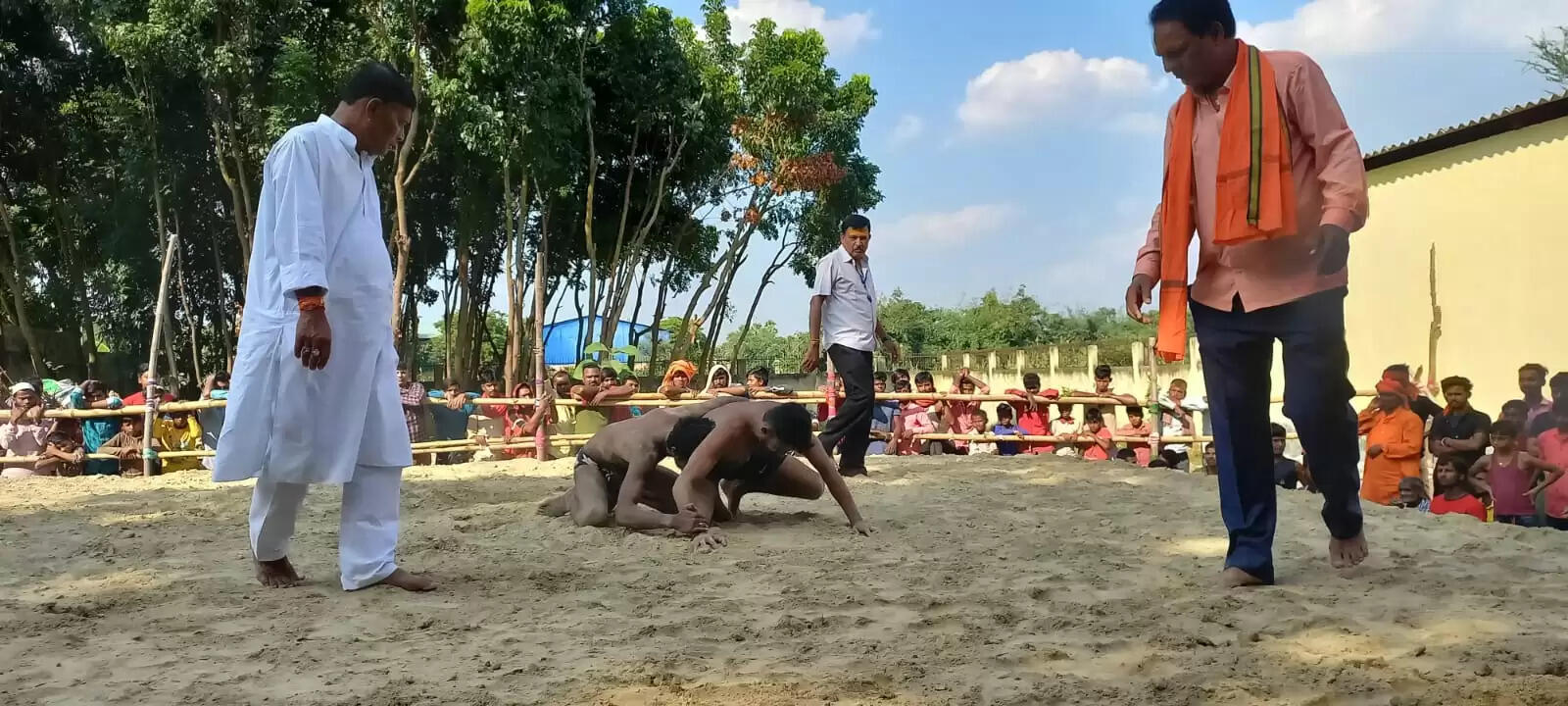 गौशाला मेला के दंगल में महिला पहलवानों ने दिखाया दांव