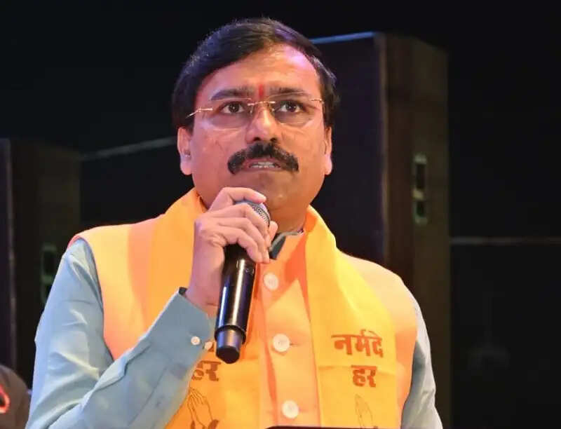 नर्मदा महोत्सव का शुभारंभ, सुनील लोधी और जसपिंदर नरूला के गायन से गूँजी भेड़ाघाट की संगमरमरी वादियां