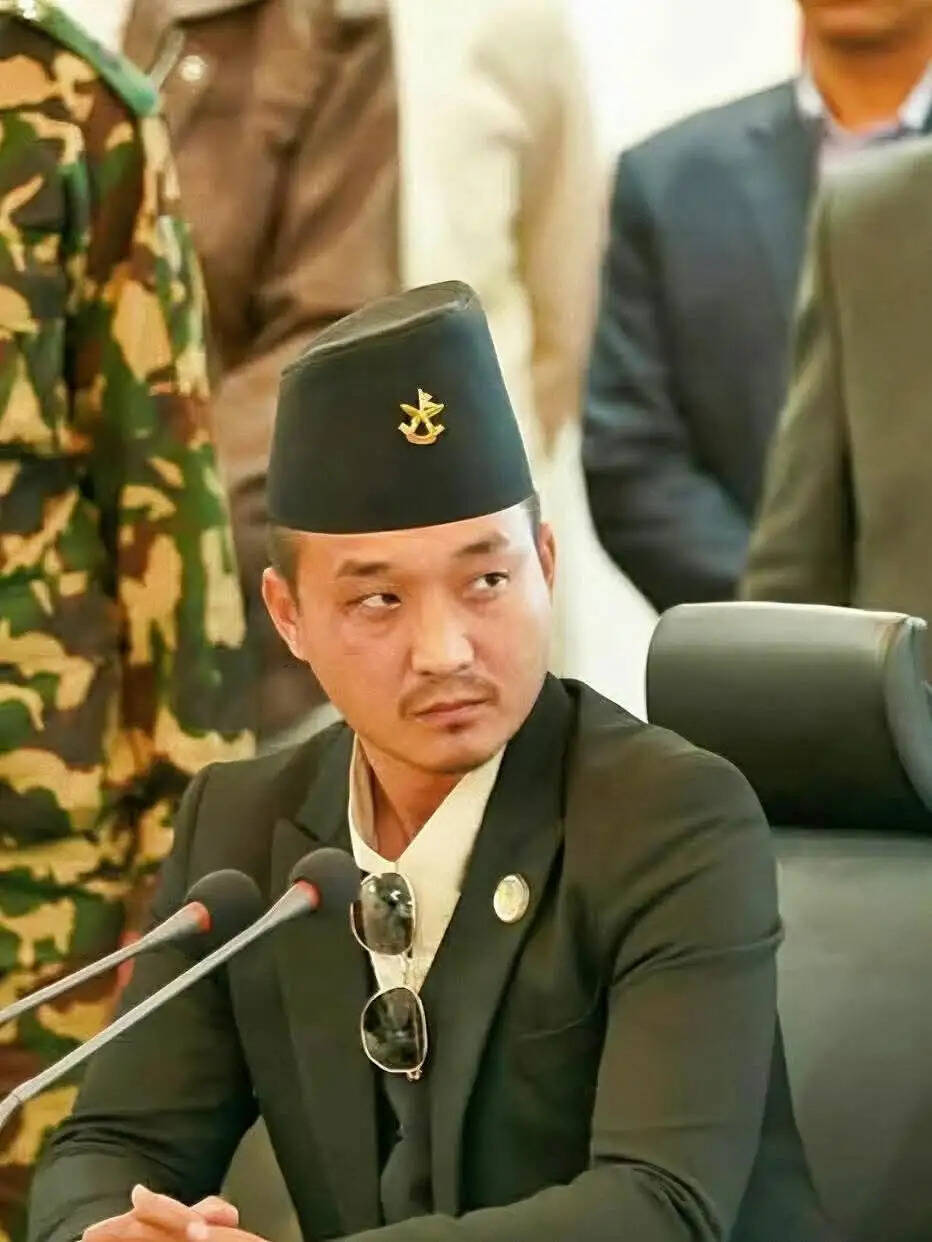 विवादों में घिरे नेपाल के गृहमंत्री सुदन गुरूंग से सत्तापक्ष और विपक्ष ने मांगा इस्तीफा