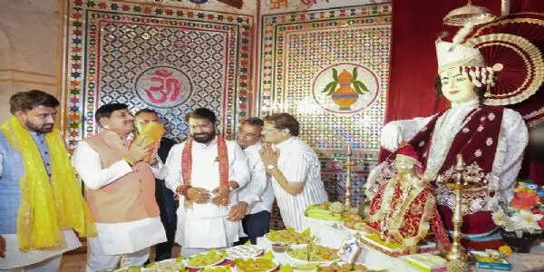 मप्रः मुख्यमंत्री ने उज्जैन में गुरु महाराज टेकचंद के 215वें समाधि पर्व पर दर्शन कर पुष्प अर्पित किए
