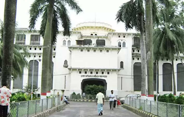 बांग्लादेश में मादक पदार्थ तस्करों ने दो पुलिस अधिकारियों को गोली मारी