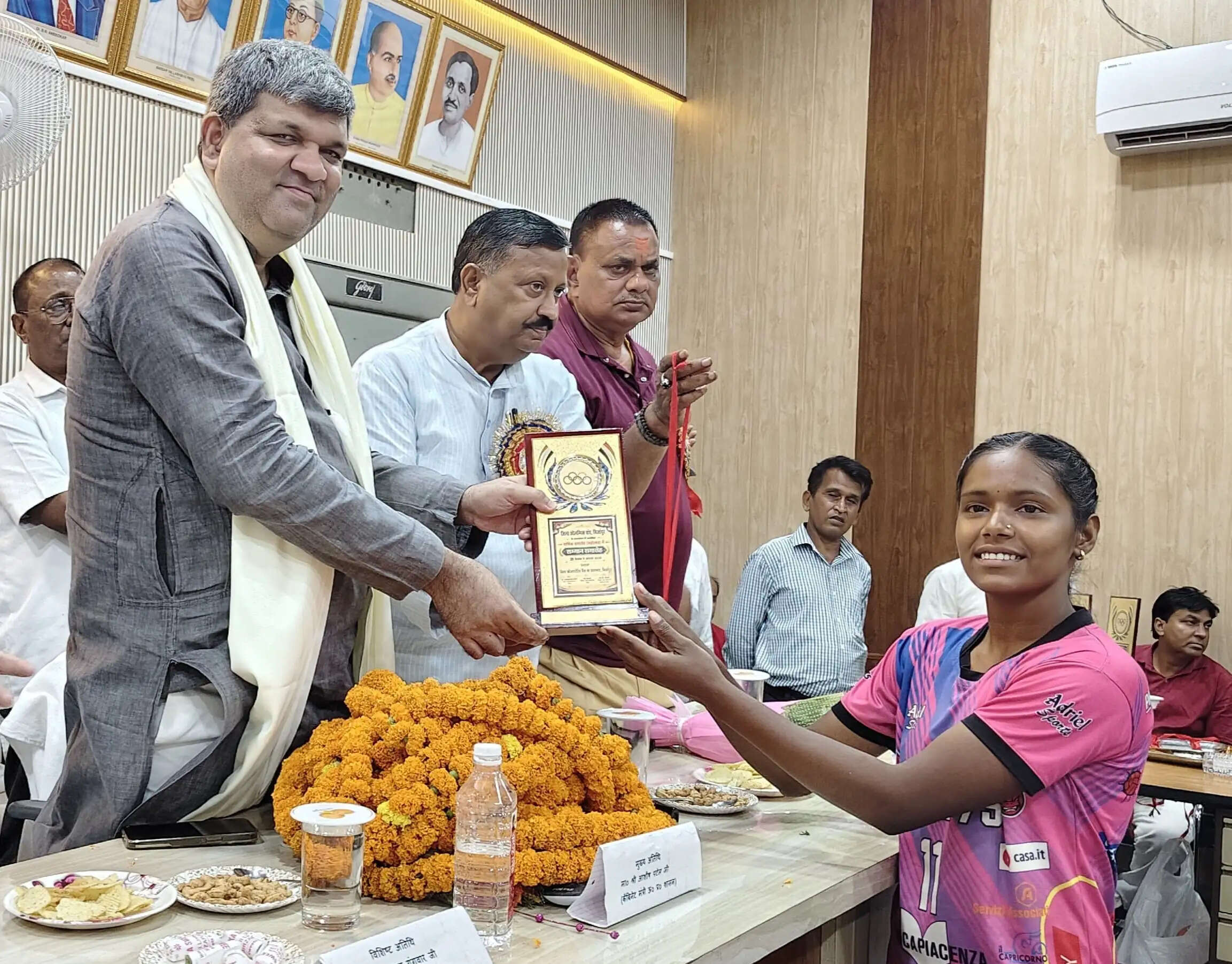 खेल के सितारों से सजा मंच, मीरजापुर&nbsp;के पदकवीरों का हुआ सम्मान