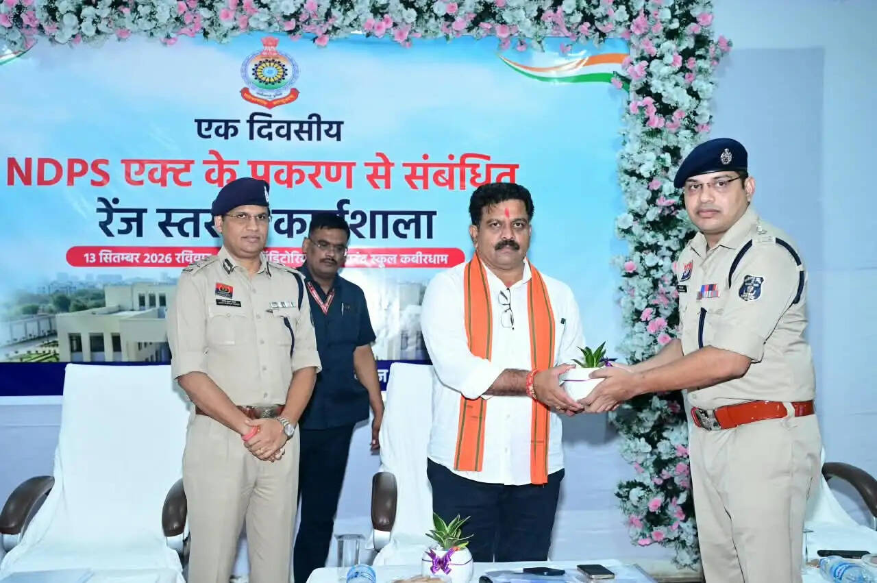नशे के अवैध कारोबार के विरुद्ध कार्रवाई को मिशन के रूप में लेकर कार्य करें : उप मुख्यमंत्री विजय शर्मा